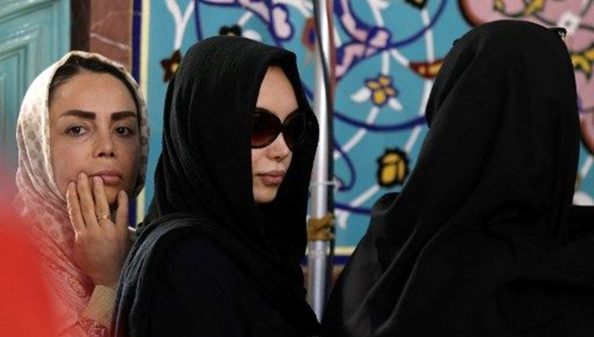 İran'da cumhurbaşkanlığı seçimi için oy verme işlemi sona erdi