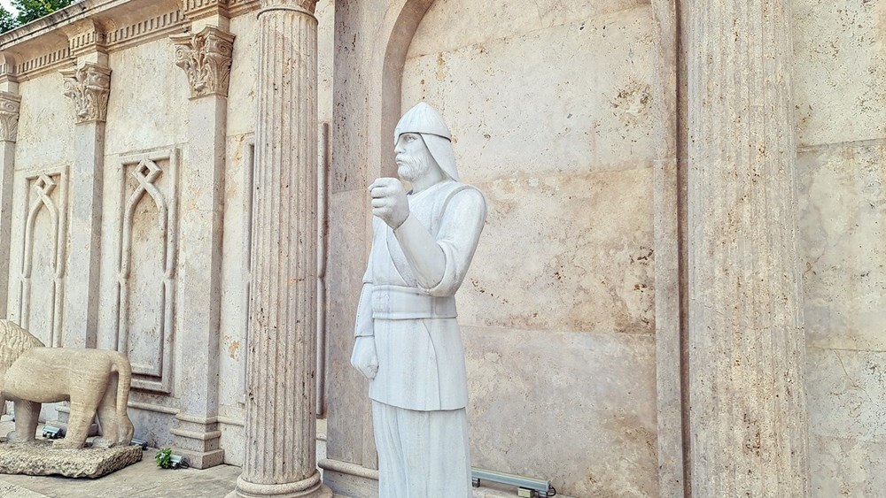 Düzce'de asker heykelinin mızrağı çalındı - 4