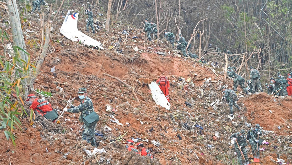 Çin’de düşen yolcu uçağı: Pilot intihar etti iddiası