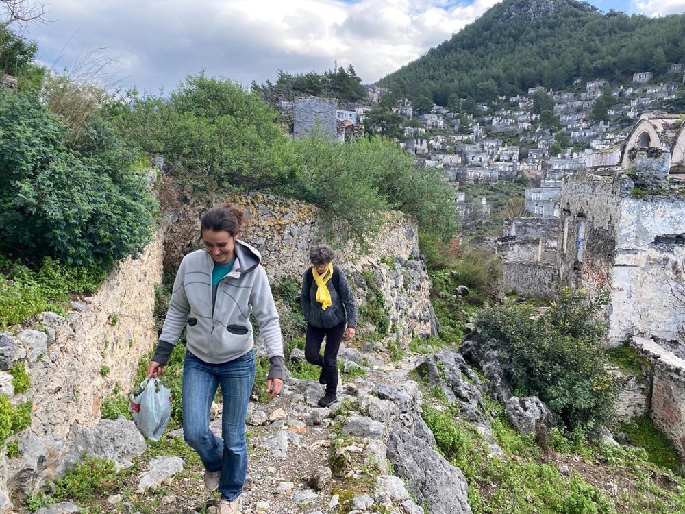 Despite the pandemic, the 'ghost village' is a tourist attraction - 19
