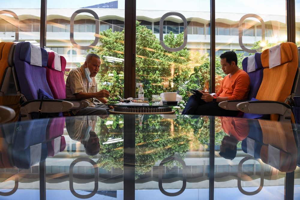 Uçak yemeklerini özleyenler için restoran açıldı - 2