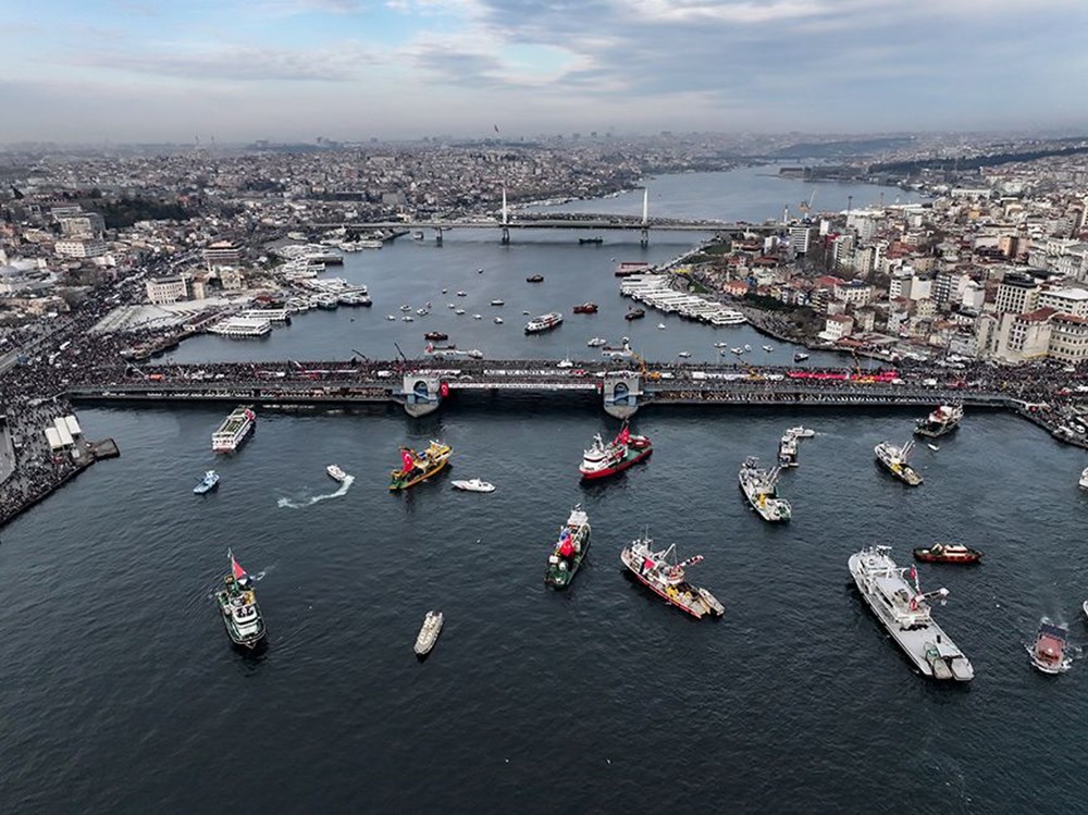 İstanbul'da tarihi buluşma: Binlerce kişi Galata Köprüsü'nde buluştu - 13