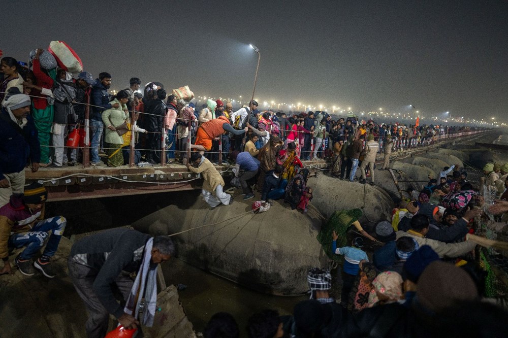 Dünyanın en büyük festivalinde izdiham: Nehir kıyısında uyurken ezildiler - 4