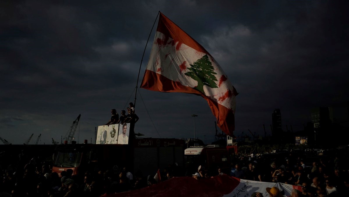 İsrail'den kalan mühimmatlar patladı