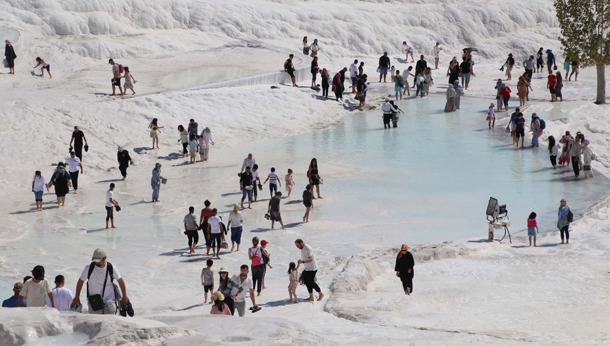 Pamukkale'de bayram yoğunluğu Pamukkale'de bayram yoğunluğu