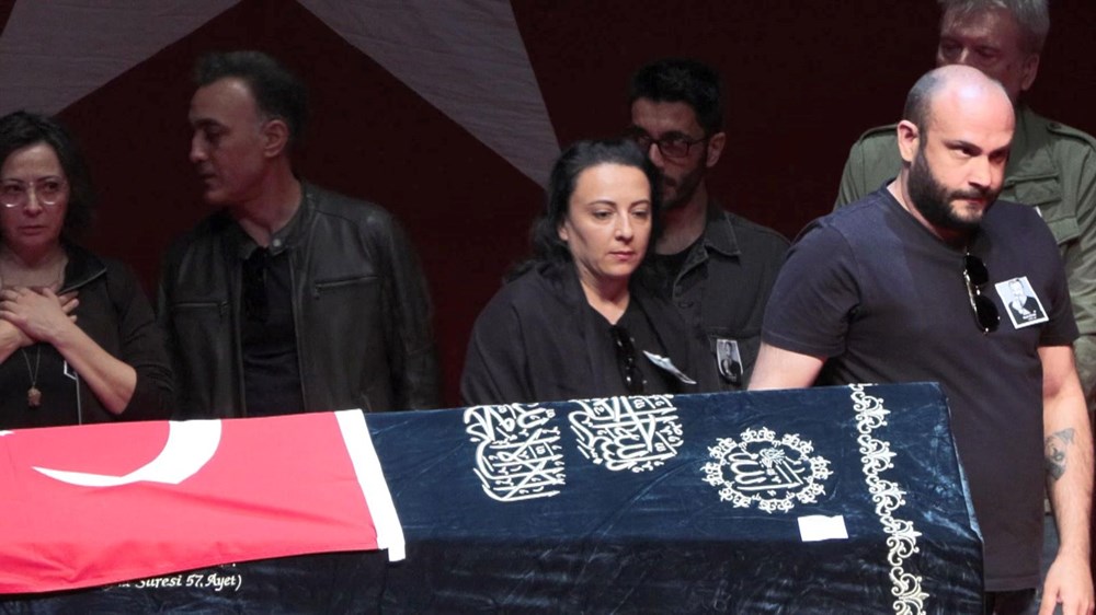 Usta oyuncu Naşit Özcan son yolculuğuna uğurlandı - 2