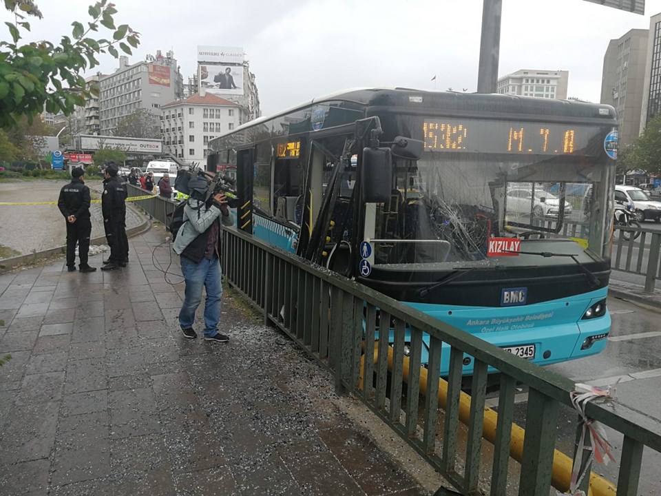 Ankara'da halk otobüsü kaza yaptı: 10 yaralı - 1
