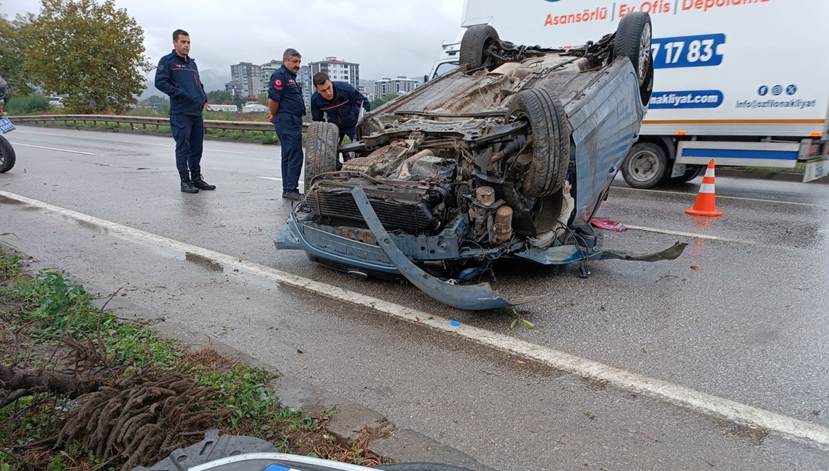 Otomobil takla attı: 4 yaralı Otomobil takla attı: 4 yaralı