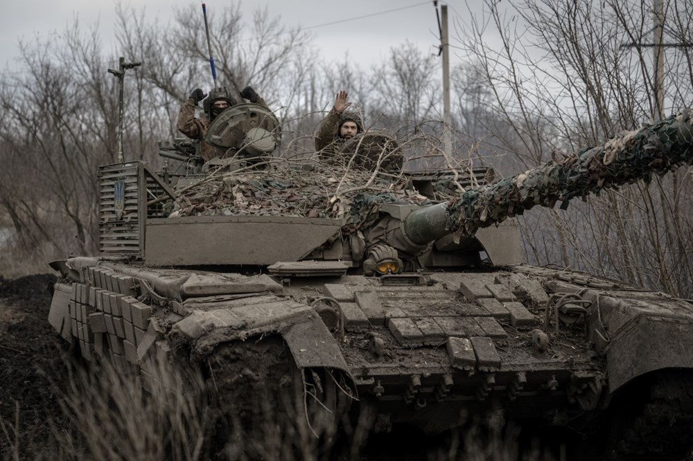 Ukrayna'da cephe hattında yılbaşında çatışmalar aralıksız sürdü - 3
