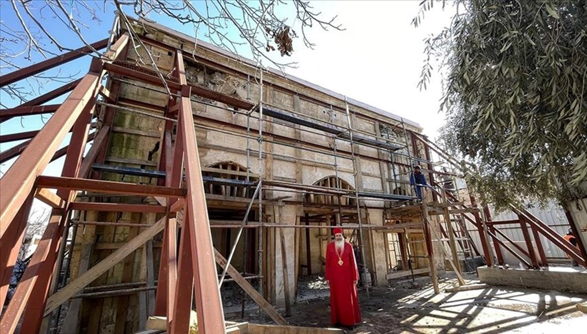 Depremde hasar gören Mor Petrus ve Mor Pavlus Kilisesi'nde restorasyon çalışmaları devam ediyor Depremde hasar gören Mor Petrus ve Mor Pavlus Kilisesi'nde restorasyon çalışmaları devam ediyor