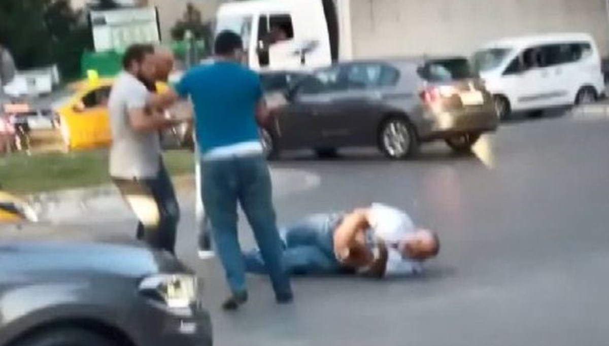 Beylikdüzü'nde yumruklu yol verme kavgası