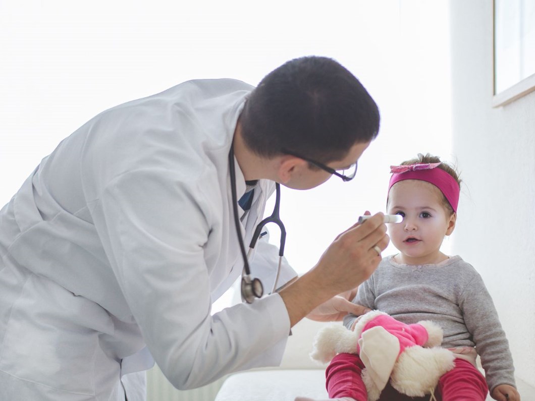 bebek katarakti gozde grilik ve beyazlikla belirti veriyor saglik haberleri ntv