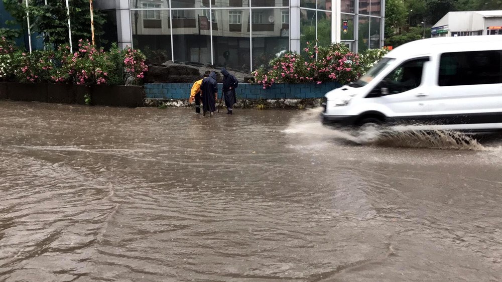 Zonguldak'ta sağanak: Yollar göle döndü - 1