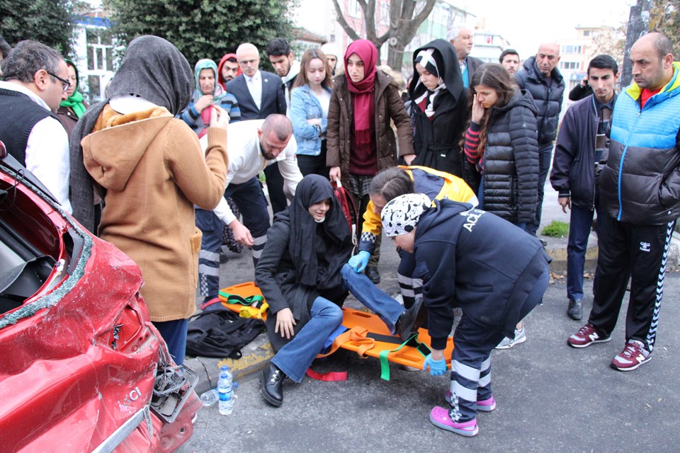 İstanbul'da zincirleme trafik kazası: 5 yaralı - 2