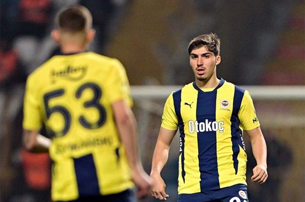 "Yusuf Akçiçek'e 40 Milyon Euro'luk Yeni Teklif: Fenerbahçe'den Yeni Bir Dalgıç" 76 agEsPf 3B0ShqYGoGKtp8g