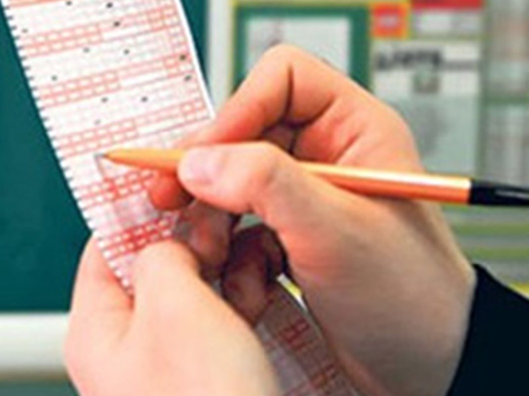 zimmetine gecirdigi 981 bin lira ile