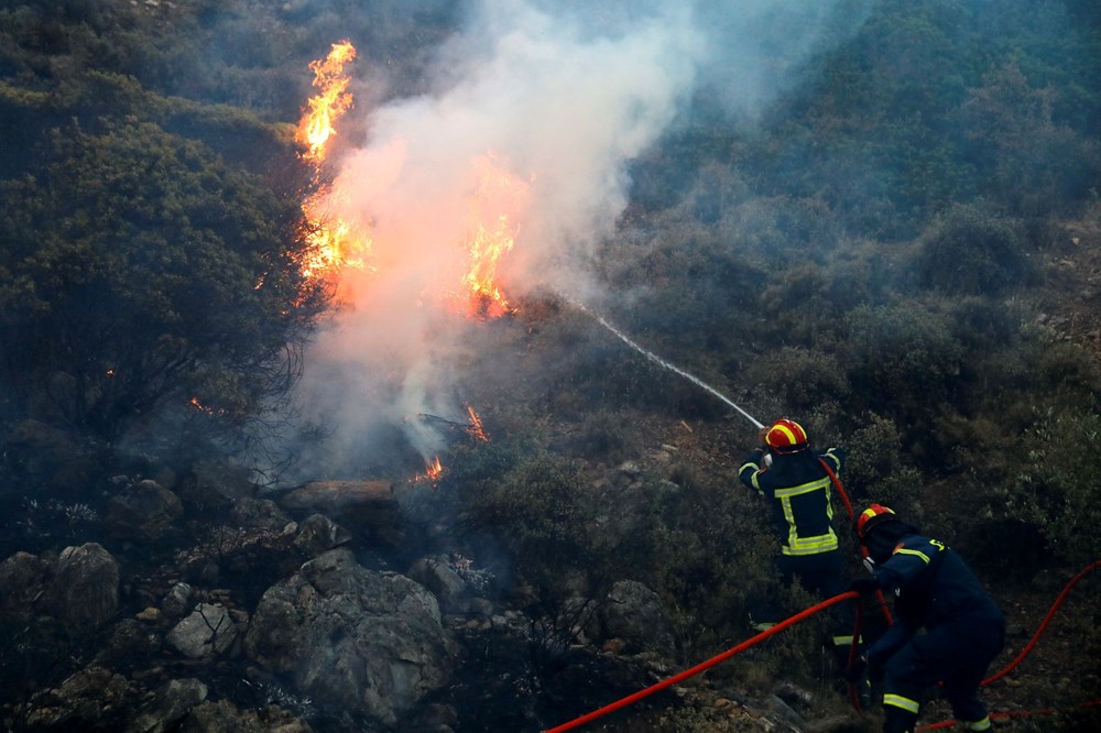 Yunanistan'da büyük yangın: Bazı bölgeler tahliye edildi - 3