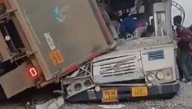 Hindistan'da kaza: 20 ölü