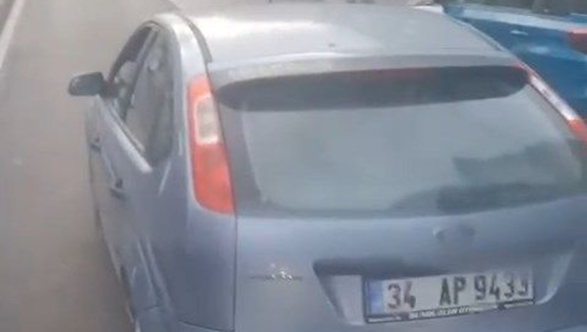 Maltepe'de yol verme kavgası: Yolcu minibüsünün önünü kesti Maltepe'de yol verme kavgası: Yolcu minibüsünün önünü kesti