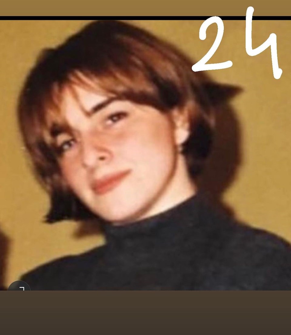 Esra Dermancıoğlu takipçilerini geçmişe götürdü: Çok güzeliz - 2