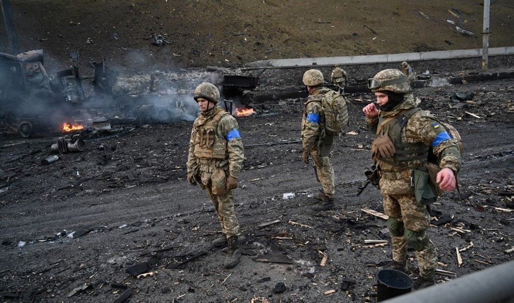 Rusya'nın saldırısının 3. gününde Ukrayna'dan fotoğraflar - 9