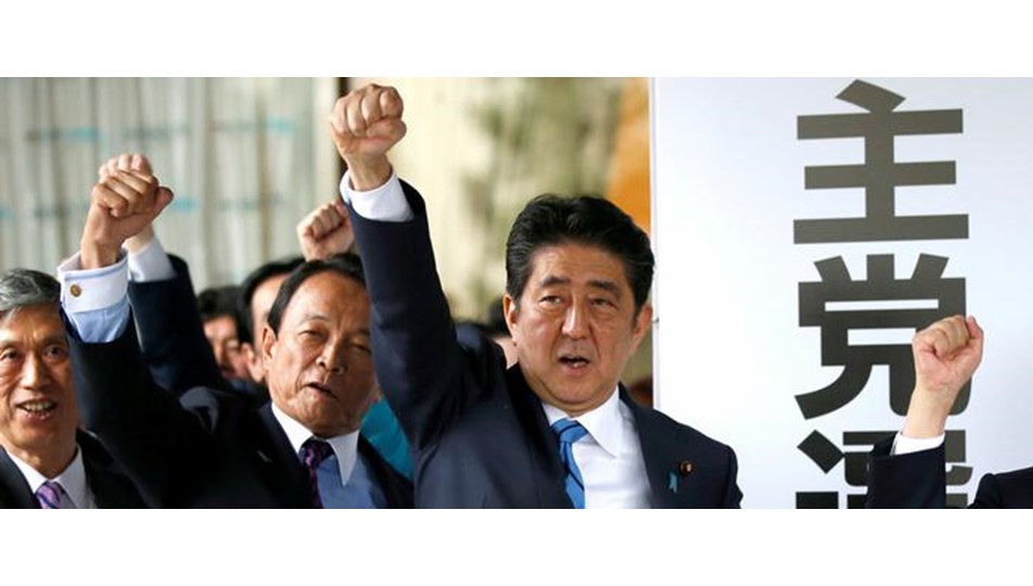 Abe, Japonya'daki erken seçimlerde güven tazeledi