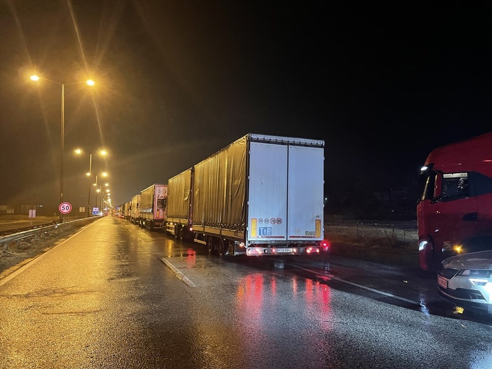 Kapıkule'de TIR yangını: 5 kilometrelik kuyruk oluştu - 2