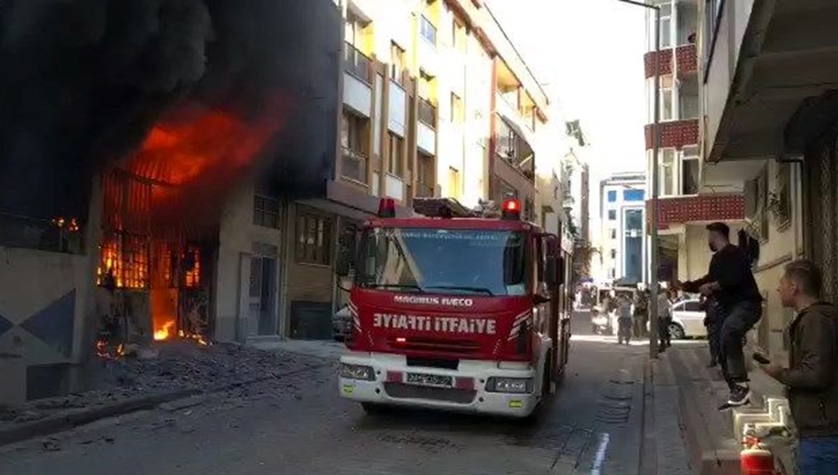 Sultangazi'de iş yeri yangını