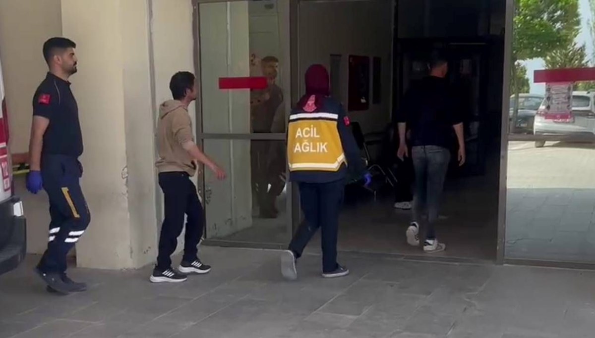 İki grup arasındaki bıçaklı kavga İki grup arasındaki bıçaklı kavga