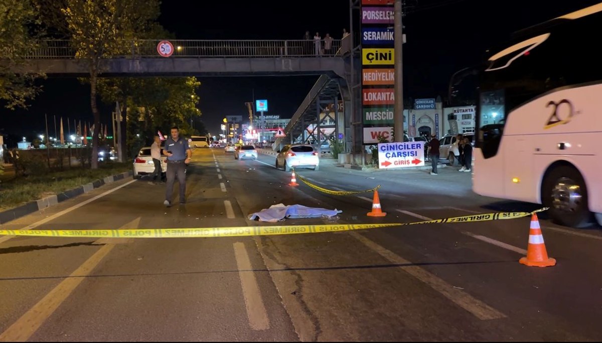 Kütahya'da otomobilin çarptığı iki kız kardeş öldü