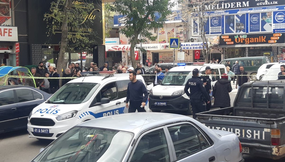 Eski eşini restoranda yemek yerken öldürdü Eski eşini restoranda yemek yerken öldürdü