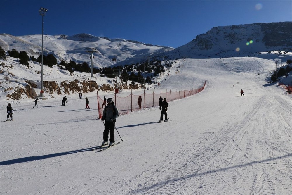 Dinlenmeden pisti tamamlanamayan kayak merkezi: Ergan - 15
