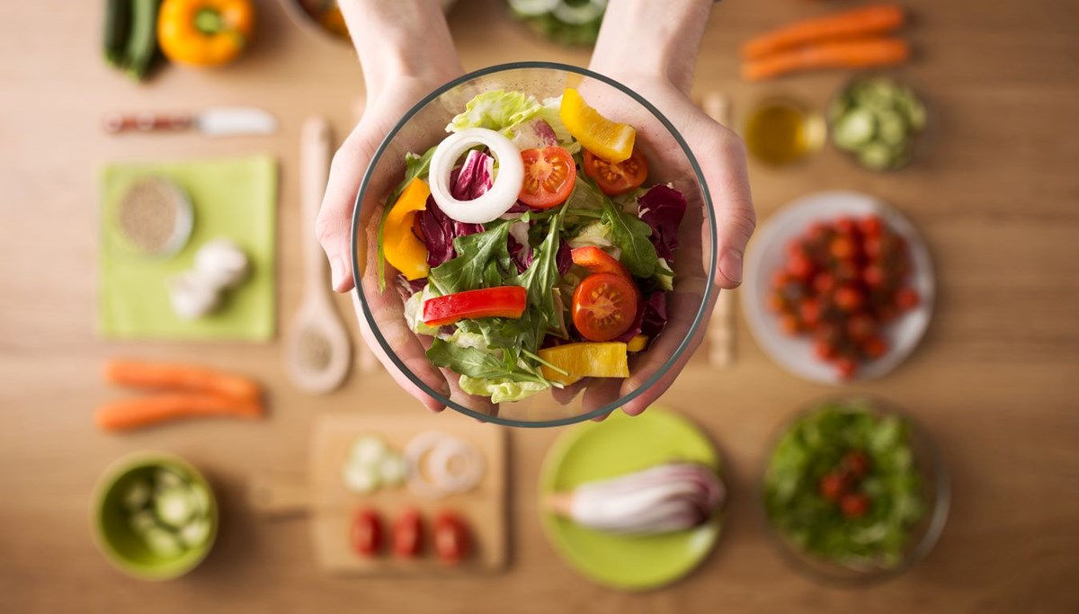 3 ay boyunca sadece çiğ meyve ve sebze yedi: Sonuca kendisi de inanamadı