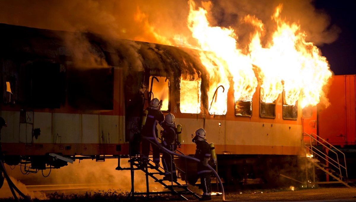 Bilim insanlarından Güneş fırtınası uyarısı: Tren kazalarına neden olabilir Bilim insanlarından Güneş fırtınası uyarısı: Tren kazalarına neden olabilir