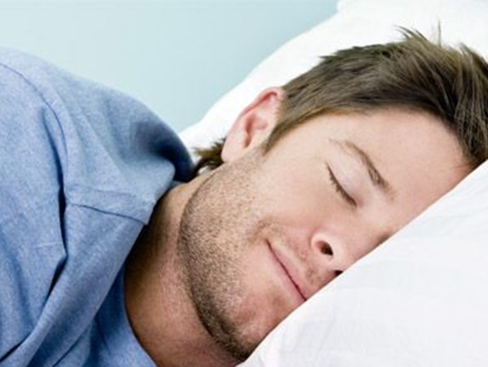 Сон внимание мужчин. Спящий человек. Фото спящего человека. Спящие люди фото. Неспящий человек.