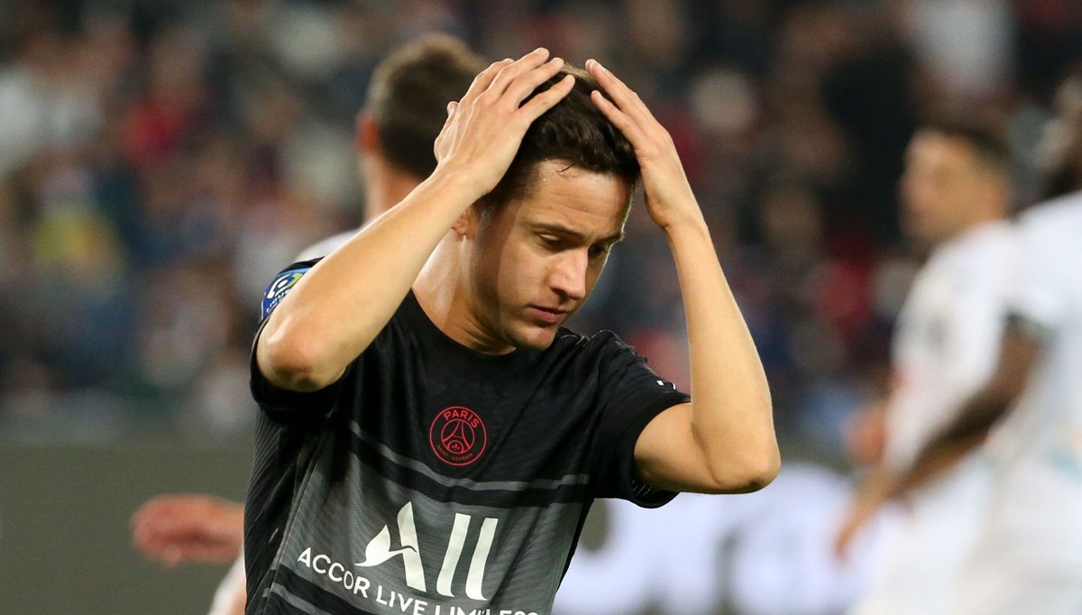 PSG'li Ander Herrera otomobilinde soyuldu