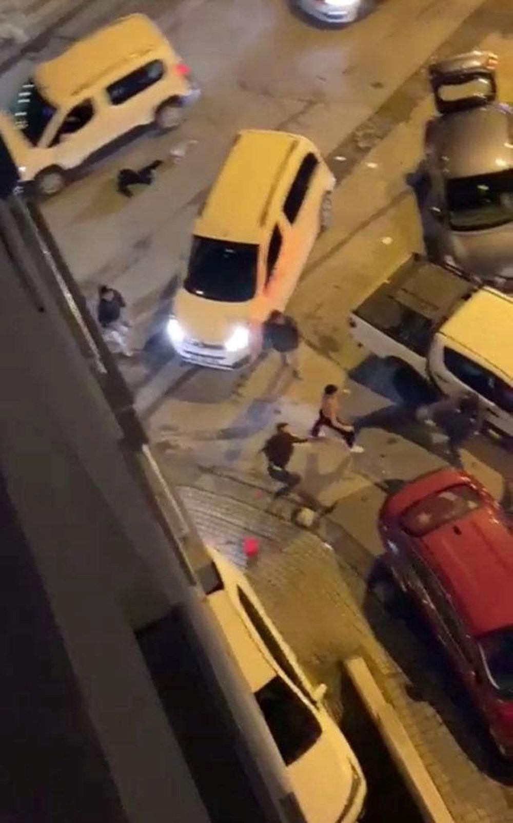 Ümraniye'de taşlı, sopalı trafik kavgası - 3