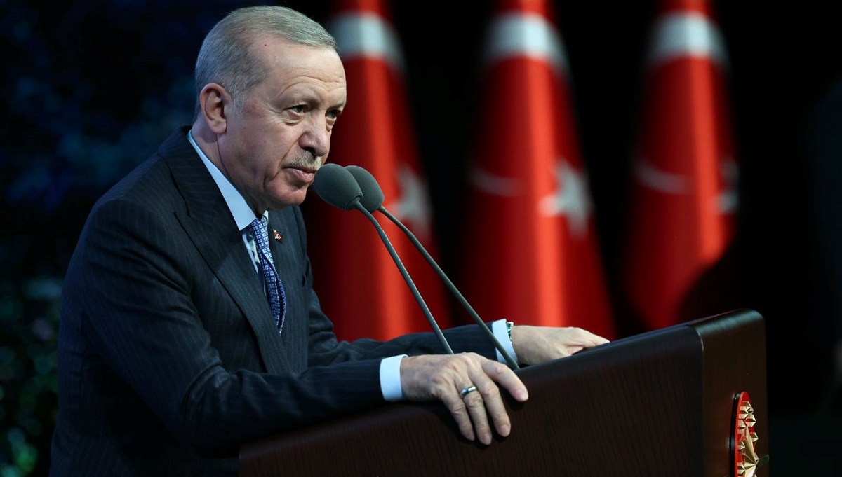 Cumhurbaşkanı Erdoğan'dan muhalefete İzmir Körfezi ve Haliç tepkisi Cumhurbaşkanı Erdoğan'dan muhalefete İzmir Körfezi ve Haliç tepkisi
