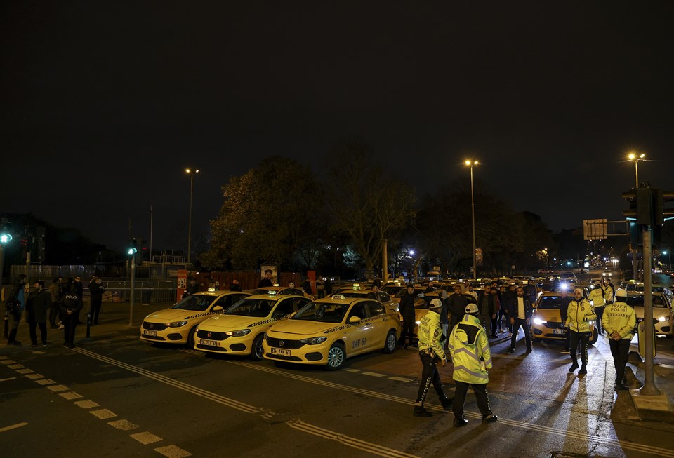 İstanbul'da taksi şoförlerinden ücret protestosu - 1