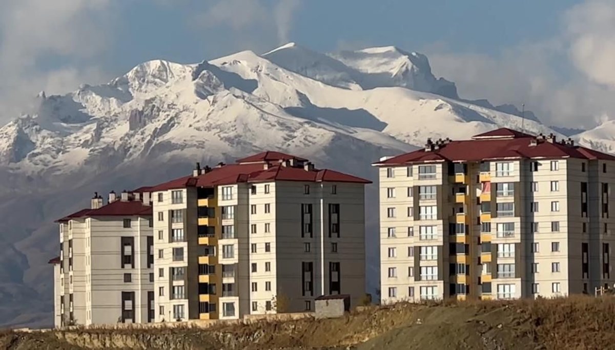 Cilo Dağı beyaza büründü Cilo Dağı beyaza büründü