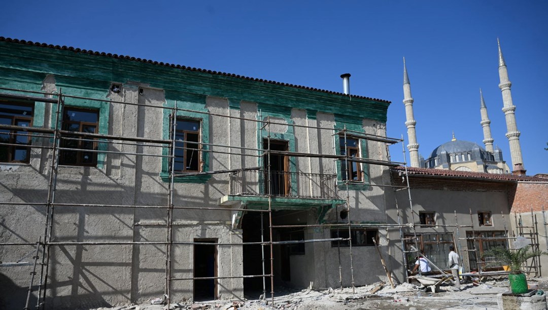 Havlucular Hanı ve Mezit Bey Hamamı'nda restorasyon çalışmaları sürüyor
