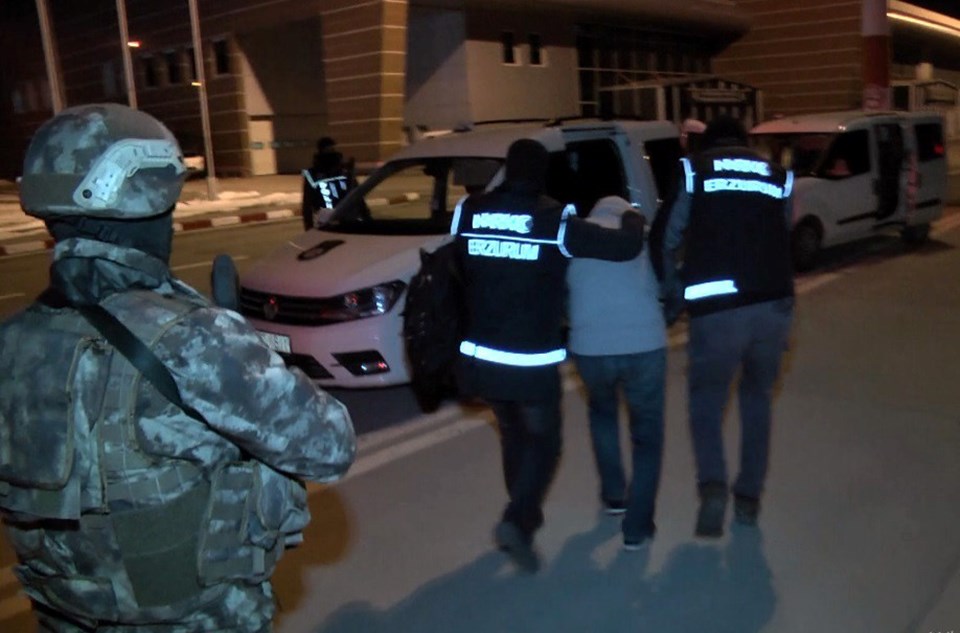 EGM tarihe geçen Erzurum’daki uyuşturucu operasyonunun görüntülerini paylaştı - 3