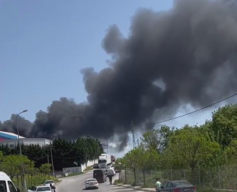Tuzla'da boya fabrikasında yangın: 3 ölü - 1