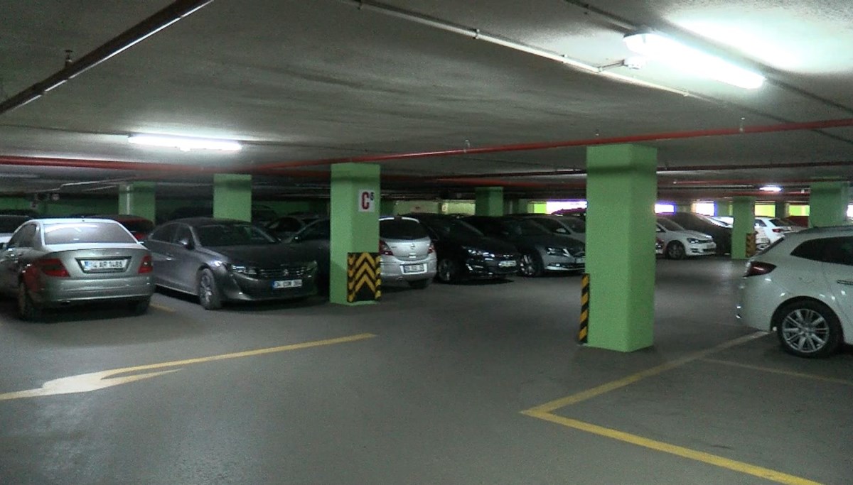 Doludan kaçanlar kapalı otoparklara akın etti