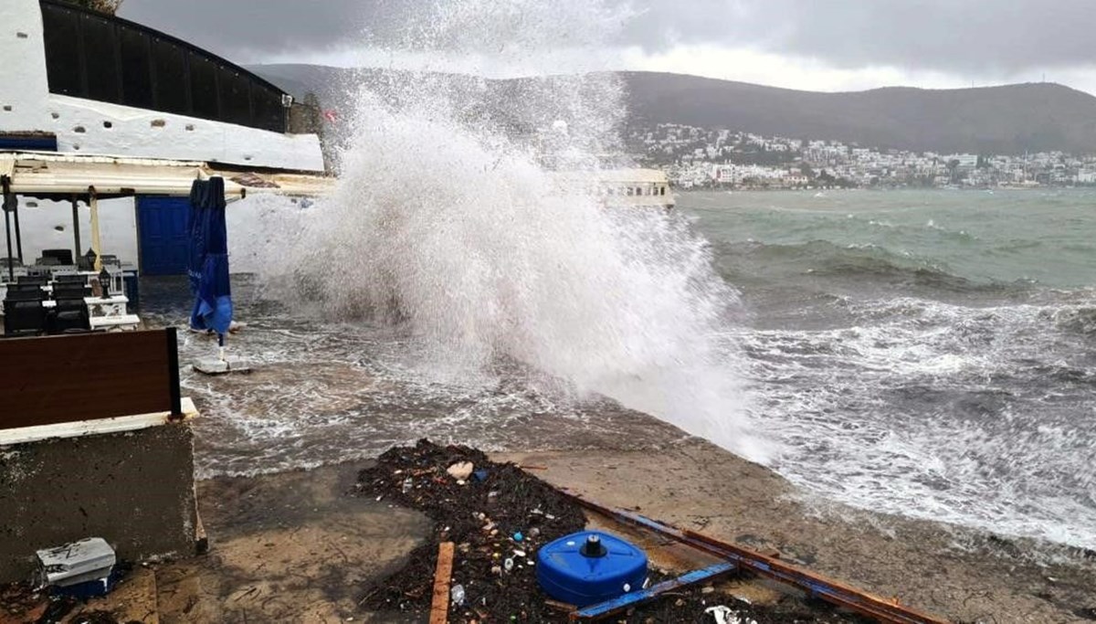 Meteoroloji turuncu ve sarı kodla uyardı: Kuvvetli fırtına geliyor