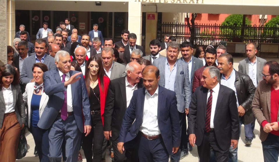 Mardin Büyükşehir Belediye Başkanı Ahmet Türk, mazbatasını aldı - 3