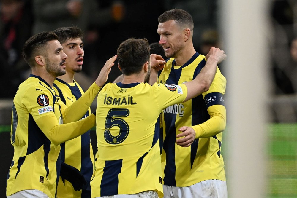 Fenerbahçe'nin Avrupa Rövanşı Sonrası Samsunspor Sınavında Kartlar Yeniden Dağıtılıyor: İşte Muhtemel 11'ler 76 auzCRssHC0yD1KOFpXHZiA