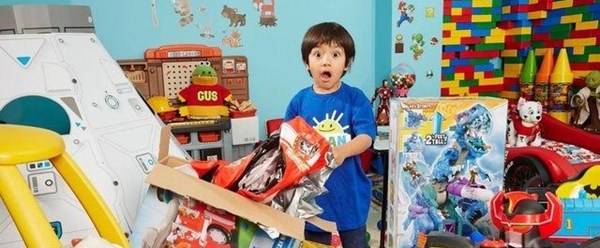 Yılda 11 milyon kazanan YouTuber'dan yeni proje