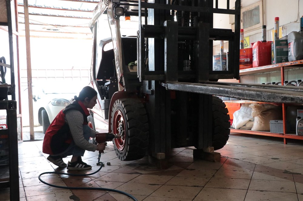 Sıradışı Bir Kariyer: Melike Hanım'ın Forklift Servisindeki Çıraklık Serüveni 73 avbTzybrH0uBPrUzhsgG0A