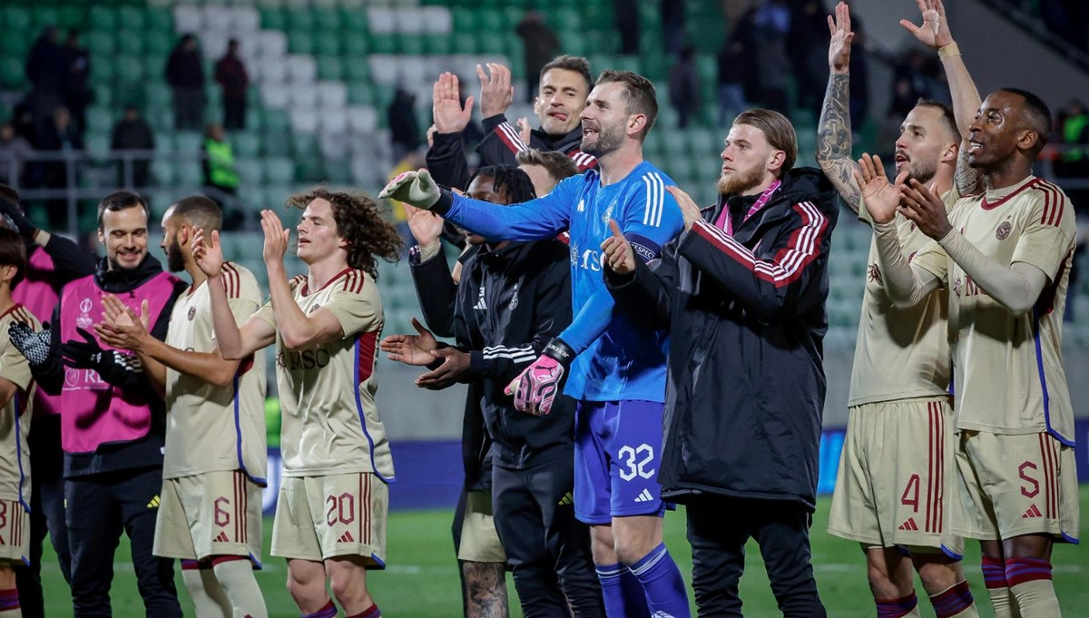 UEFA Avrupa Konferans Ligi'nde  Ajax, Dinamo Zagreb ve Servette son 16 biletini aldı